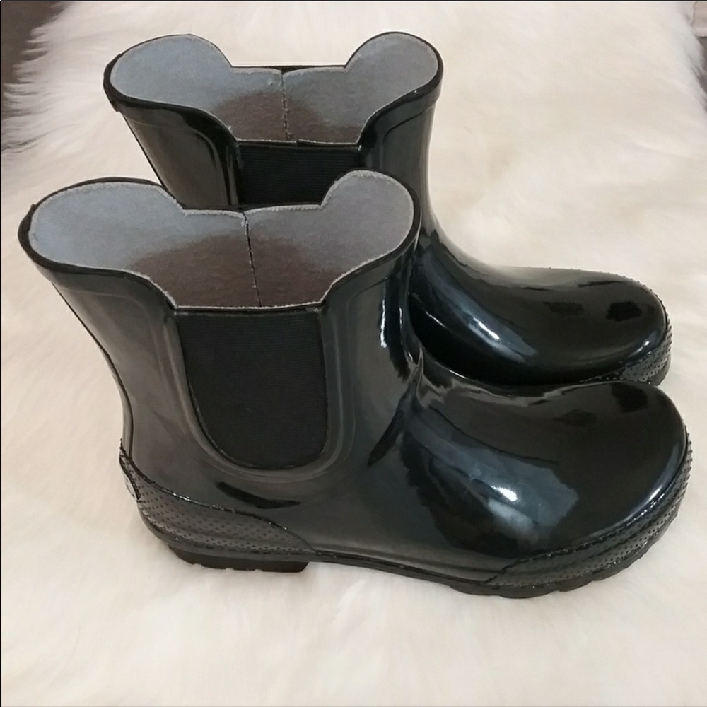 COPY - Crocs Short Rain Boots - Picture 2 of 7